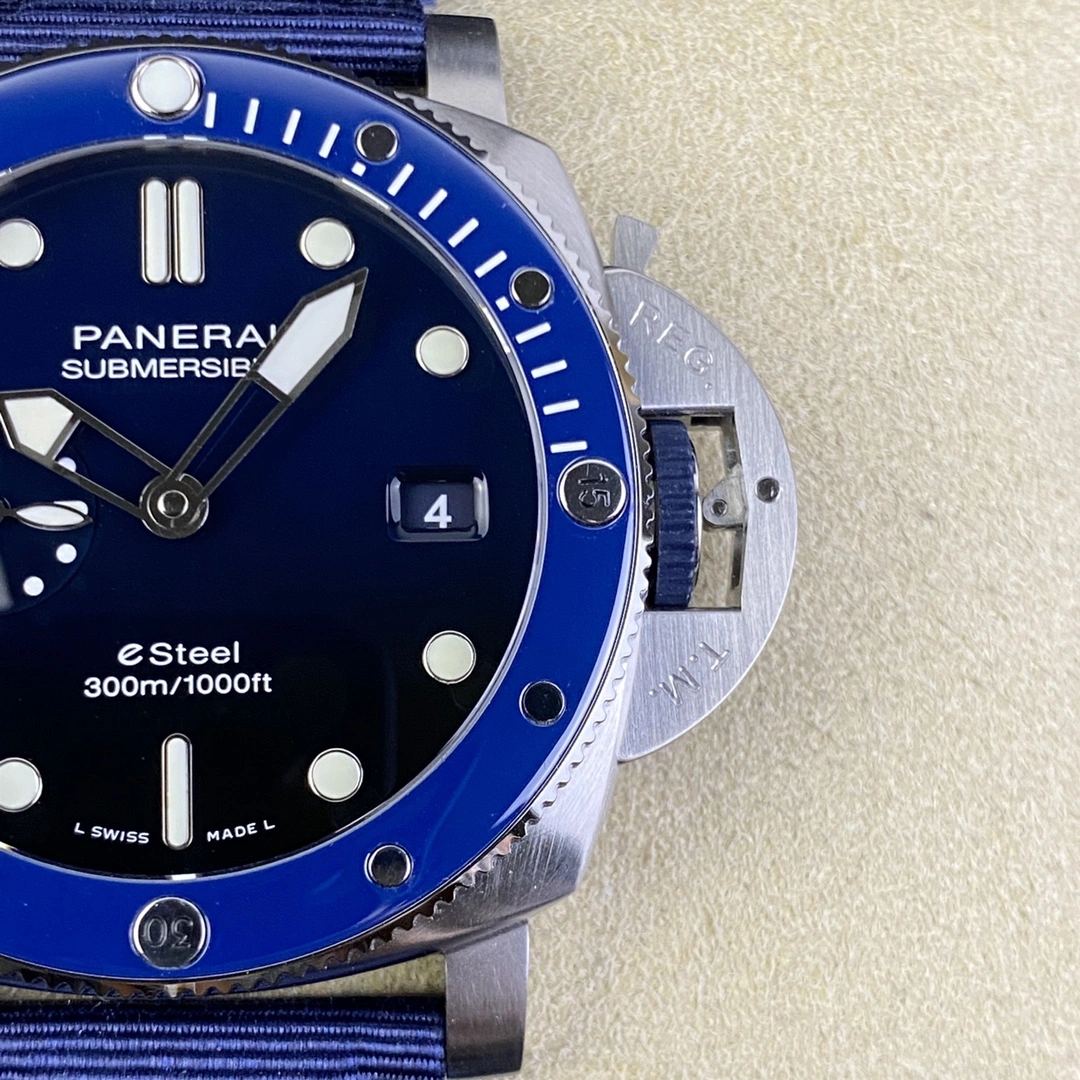Elegant CBD Factory Panerai Submersible QuarantaQuattro 44mm Blue Gradient Dial (PAM01289) 1:1 Super Clone – DDP.900 Movement 389
